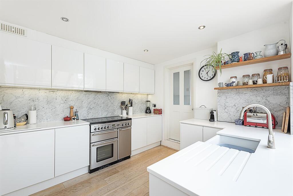 Additional image 5 of Coleswood Road, Harpenden