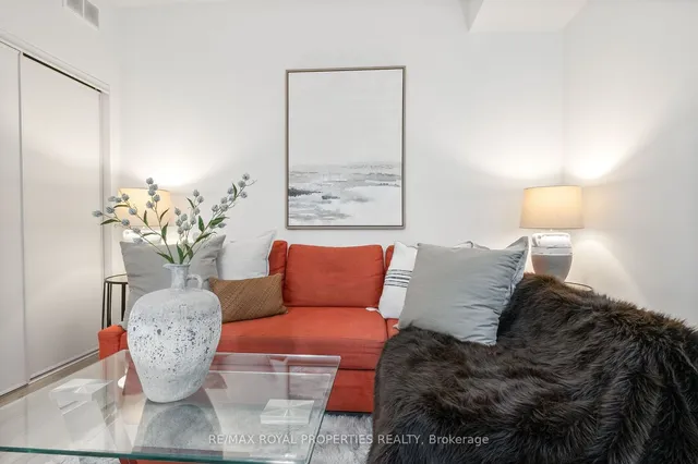 Additional image 13 of 264 Finch Ave Unit 11