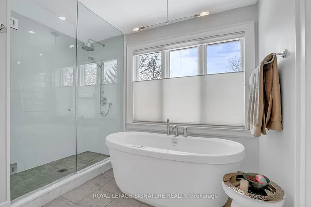 Additional image 24 of 32 Southlea Ave