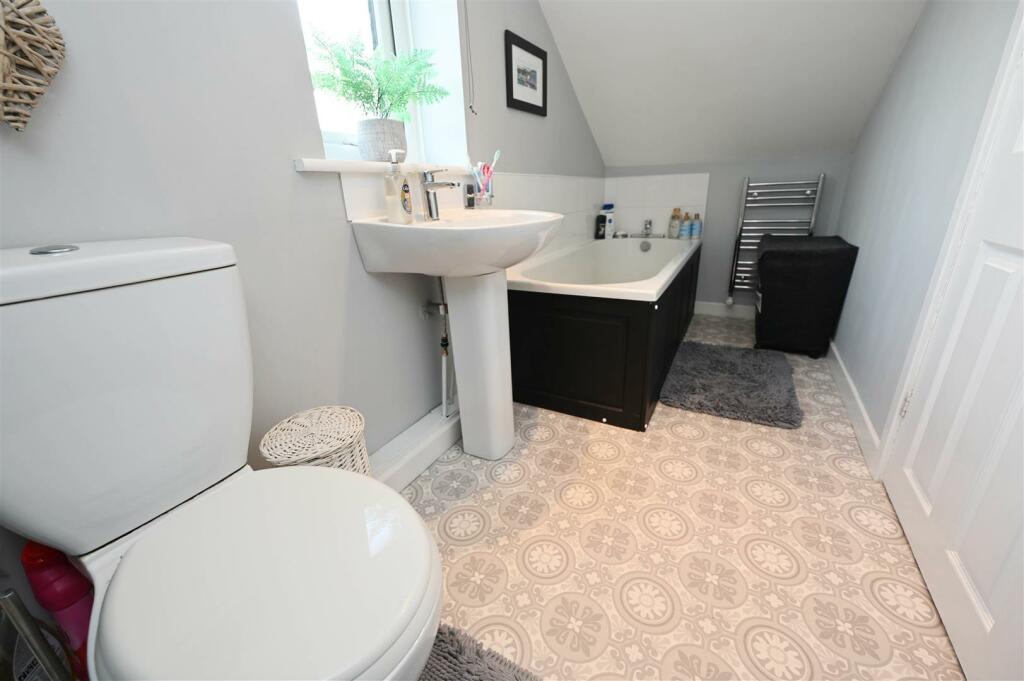 Additional image 22 of Ronaldshay Close, Richmond