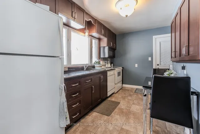 Additional image 15 of 993 Cloverleaf Dr