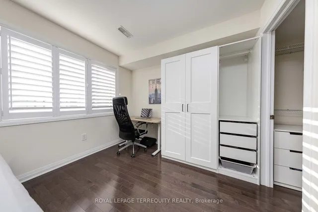 Additional image 18 of 22 Caroline Carpenter Grve