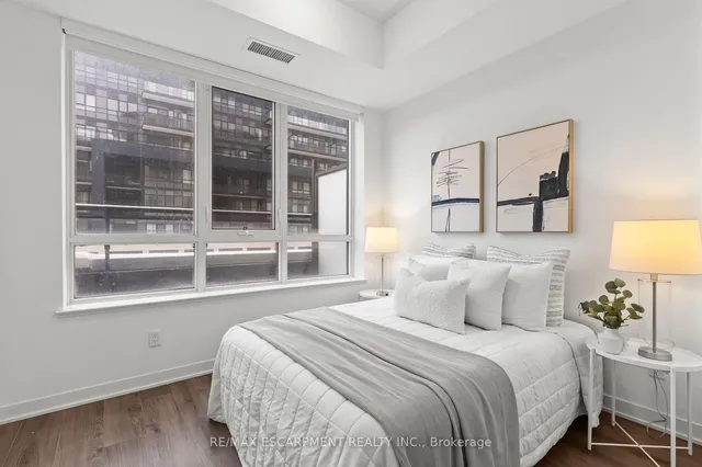 Additional image 19 of 405 Dundas St Unit 316