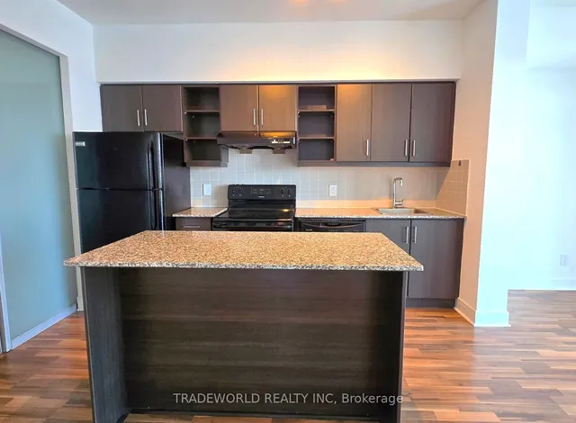 Additional image 7 of 35 Brian Peck Cres Unit 1023