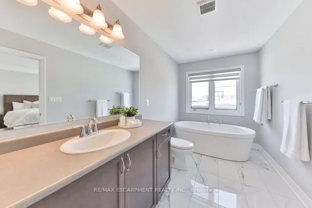 Additional image 23 of 2 Vaudeville Dr