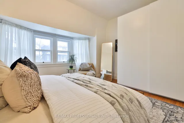 Additional image 16 of 253 Howland Ave