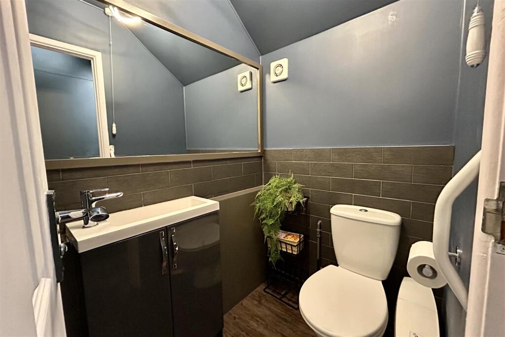 Additional image 11 of Prime Retail/Salon Space in Clevedon’s Victorian Hill Road