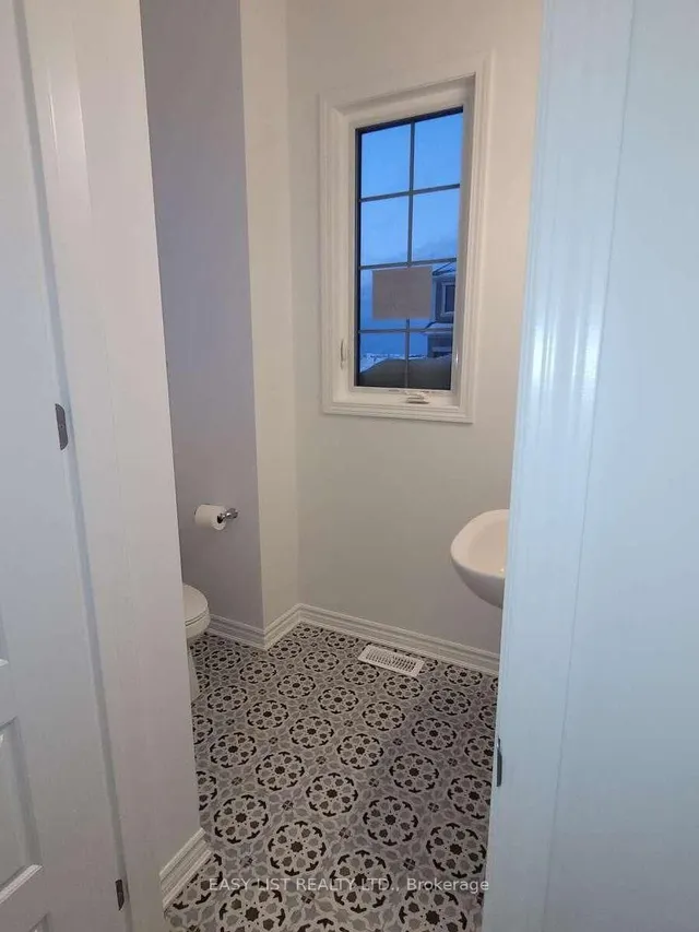 Additional image 5 of 1377 Lily Cres