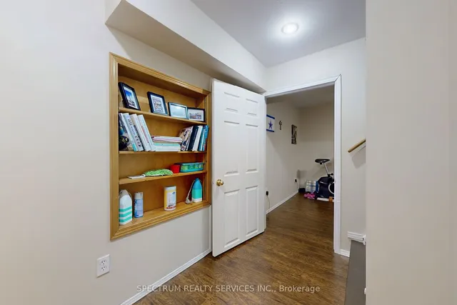 Additional image 40 of 1528 Evans Terr