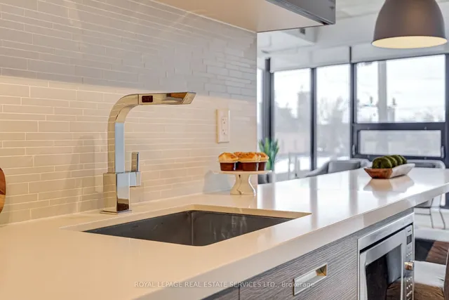 Additional image 19 of 1239 Dundas St St Unit 404