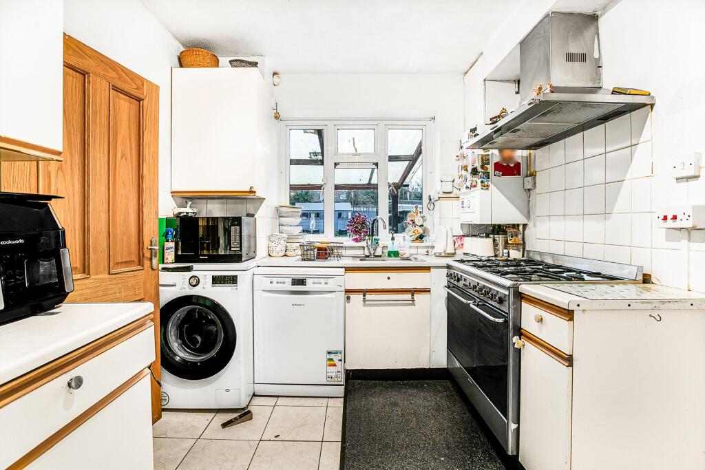 Additional image 4 of Woollam Crescent, St Albans, AL3