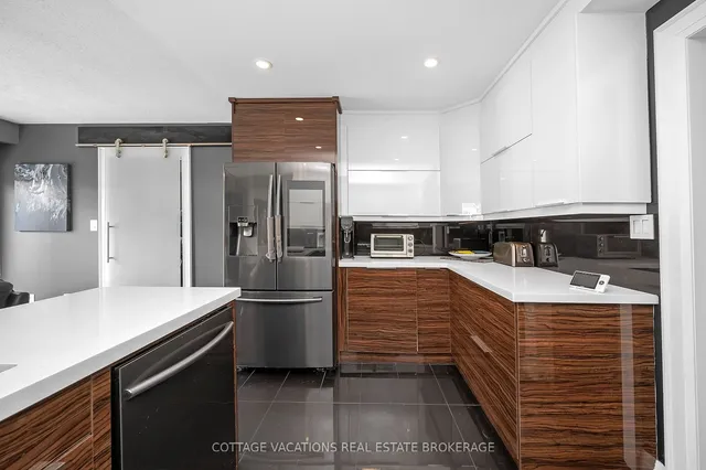 Additional image 10 of 2396 Emerson Dr