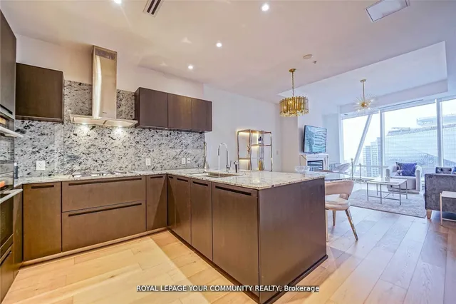 Additional image 8 of 180 University Ave Unit 5207