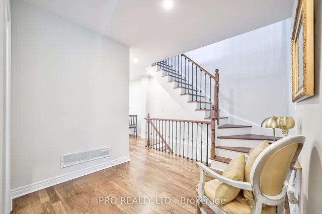 Additional image 34 of 310 Aylesworth Ave