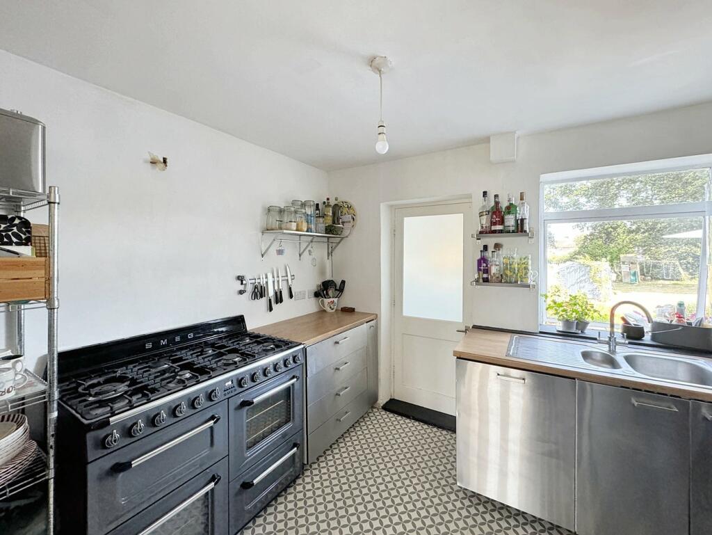 Additional image 10 of Laburnum Way, Bromley, BR2