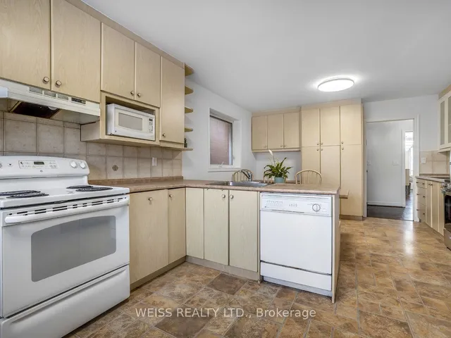 Additional image 14 of 98 Frontenac Ave