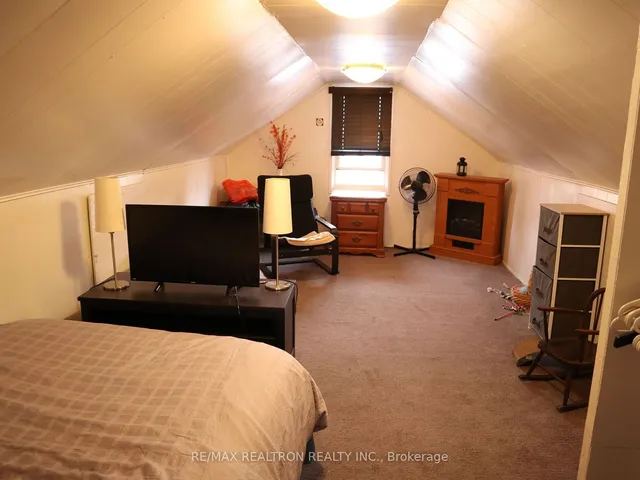 Additional image 28 of 153 Pitt Ave