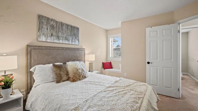 Additional image 16 of 897 Willingdon Cres