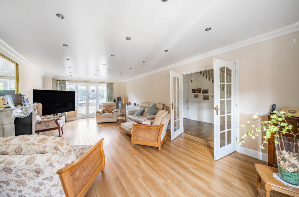 Additional image 31 of Cookham Dene Close, Chislehurst, Kent, BR7