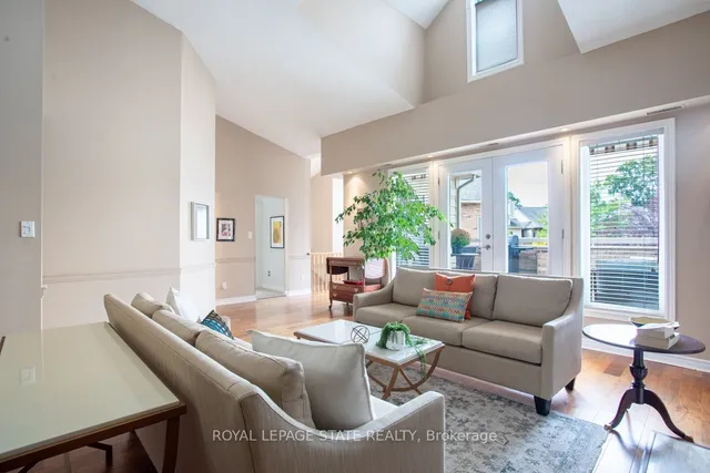 Additional image 9 of 3230 New St Unit 19