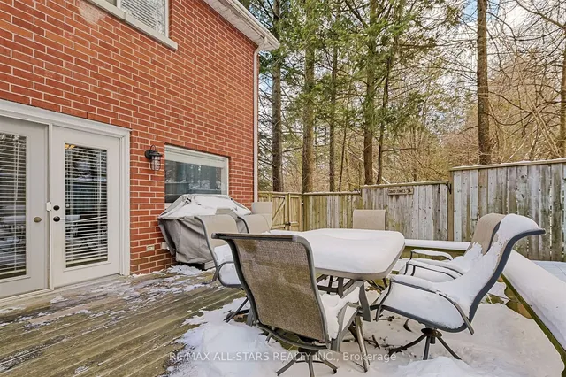 Additional image 37 of 50 Markham Rd Unit 15