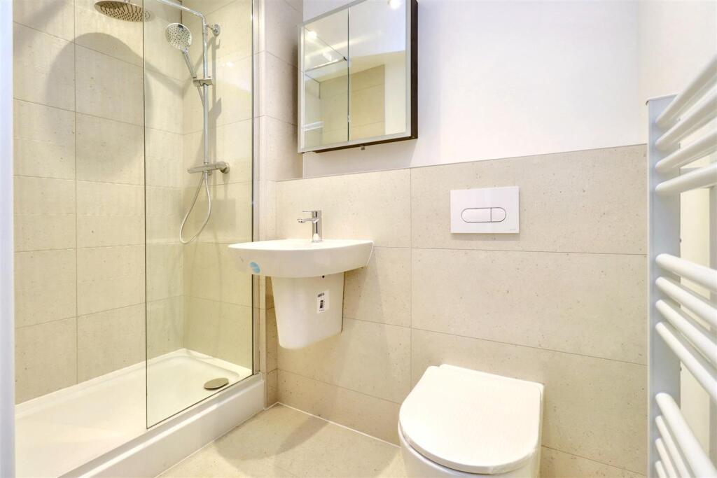 Additional image 12 of Modern luxury in a prestigious coastal location