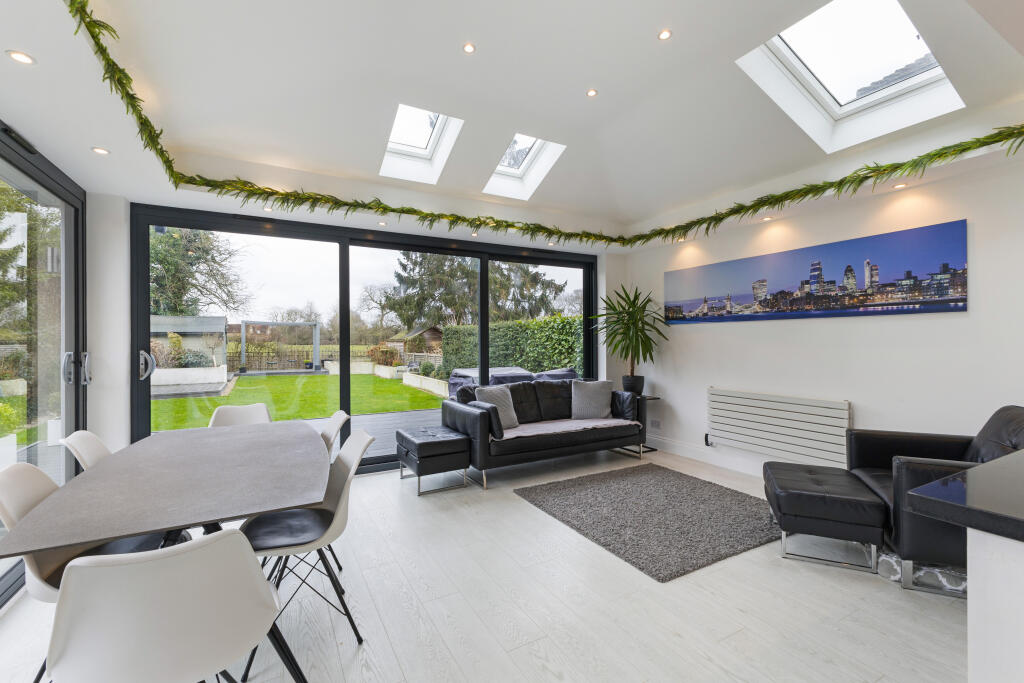 Additional image 9 of Station Road, Welham Green, AL9