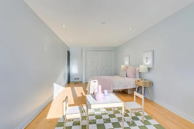 Additional image 22 of 2201 All Saints Cres