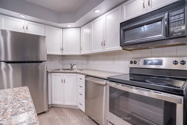 Additional image 9 of 250 Wellington St Unit 428