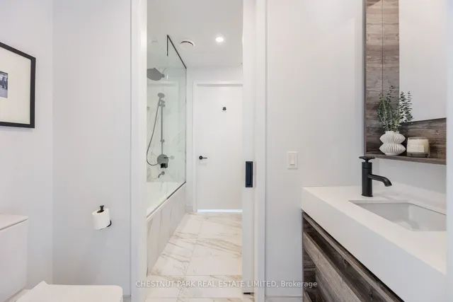 Additional image 28 of 505 Richmond St Unit 821