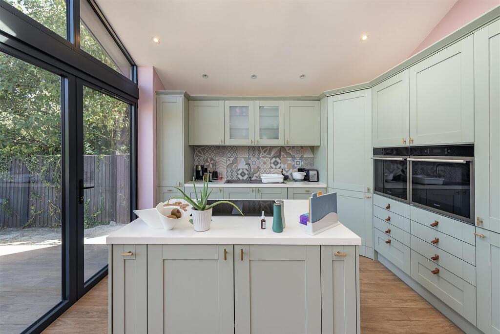 Additional image 4 of Park Rise, Harpenden