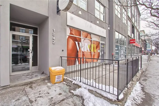 Additional image 3 of 1842 Queen St Unit 204