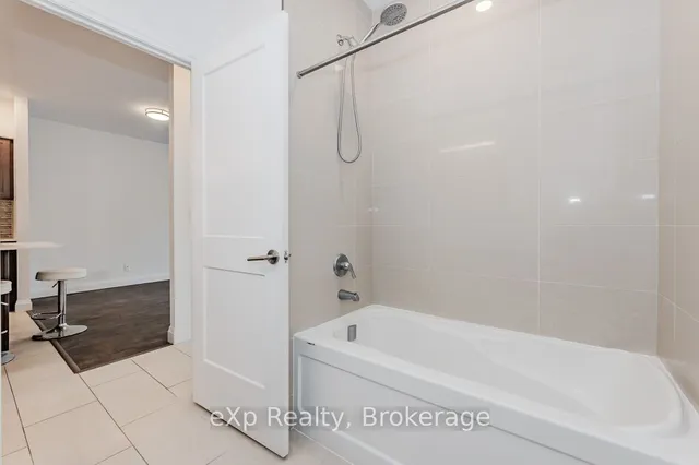Additional image 21 of 399 Queen St Unit 107