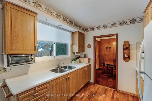 Additional image 9 of 251 Tottenham Rd