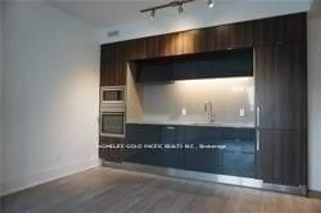 Additional image 7 of 15 Merchant's Wharf Unit 741