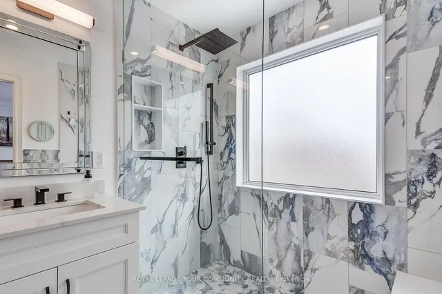 Additional image 33 of 1641 Allan Cres Cres