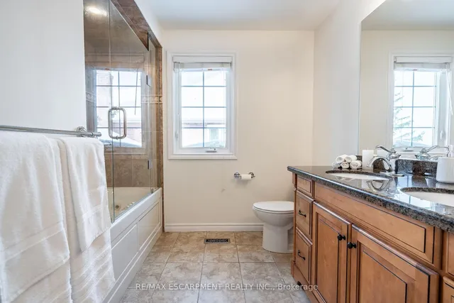 Additional image 22 of 2049 Country Club Dr