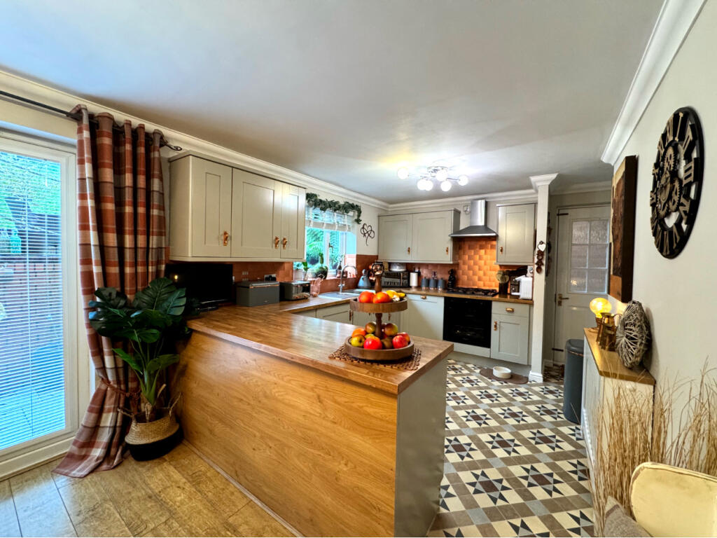 Additional image 6 of Golygfa'R Eglwys, Pontypridd