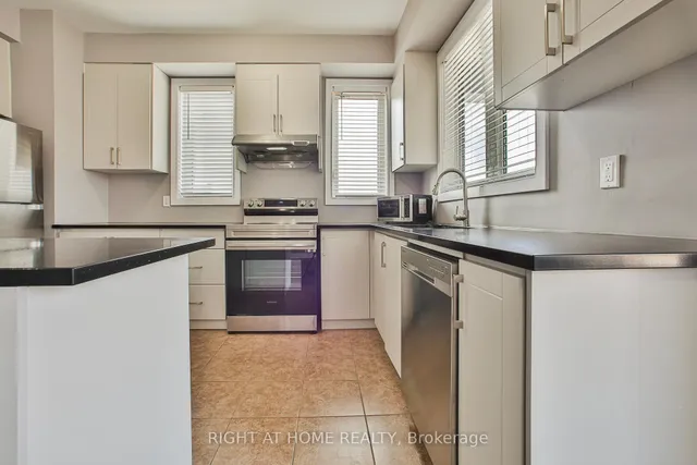 Additional image 23 of 590 North Service Rd Unit 102