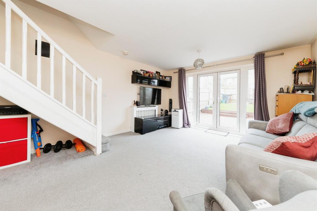 Additional image 3 of Sandpiper Close, Hatfield