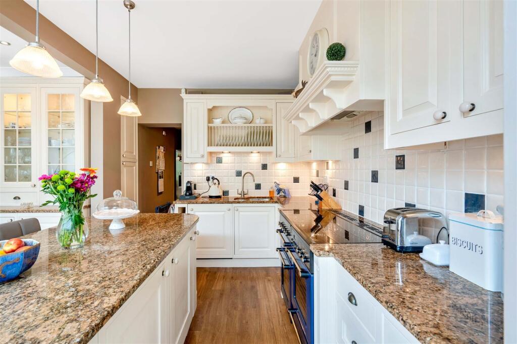 Additional image 9 of Pilkington Avenue, Sutton Coldfield