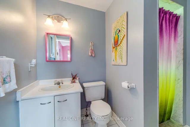 Additional image 27 of 566 Blenheim Cres