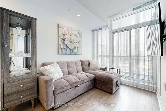 Additional image 20 of 17 Zorra St Unit 905
