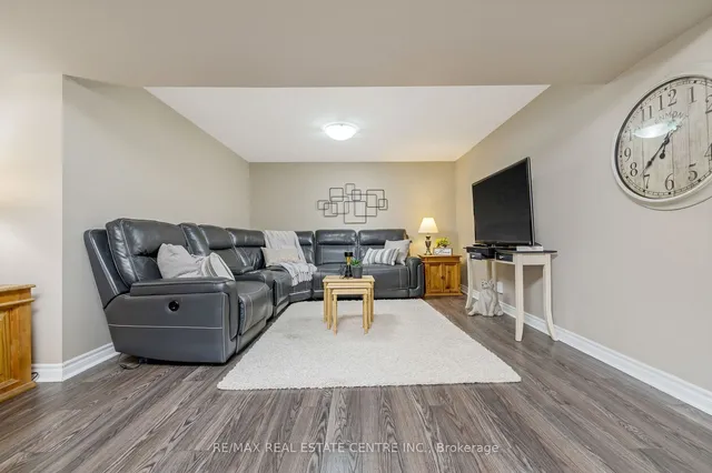 Additional image 35 of 244 Bousfield Cres