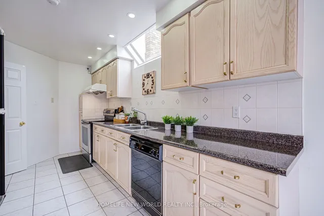 Additional image 19 of 127 Sandyhook Sq