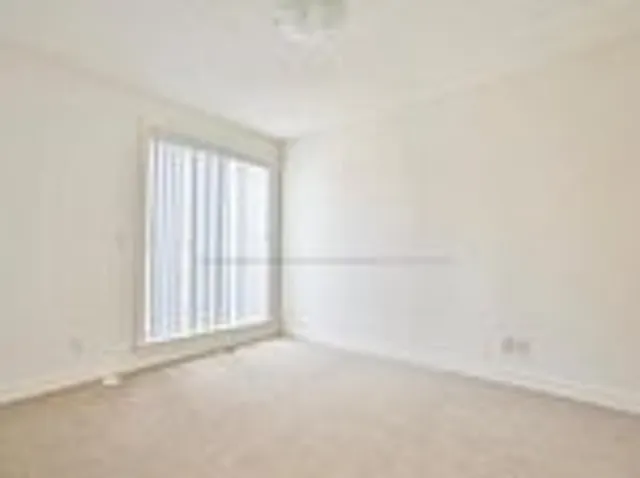 Additional image 9 of 70 Eastwood Park Gdns Unit TH 4