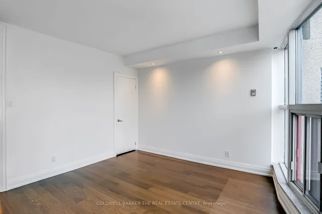 Additional image 18 of 99 Harbour Sq Unit 706