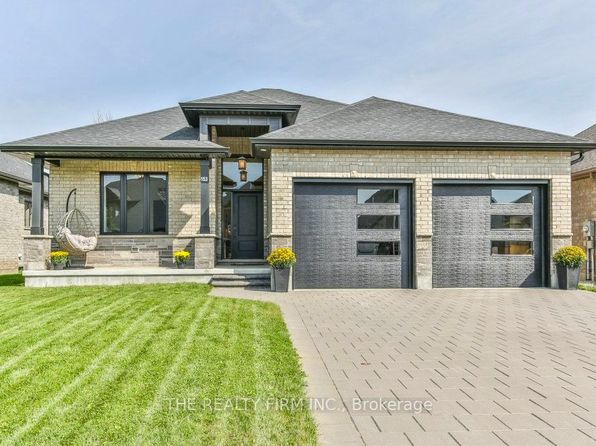 Primary image of 153 Collins Way, Strathroy Caradoc, ON N7G 0G2