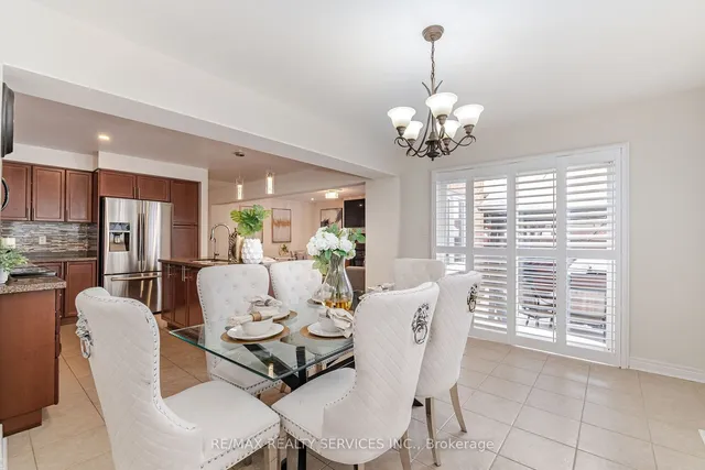 Additional image 16 of 19 Snapdragon Sq