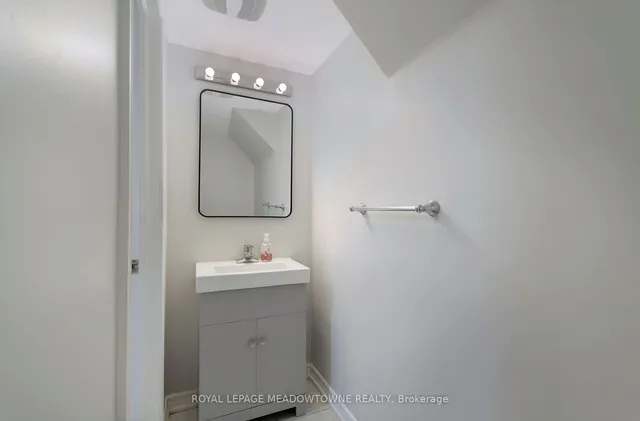 Additional image 9 of 200 Veterans Dr Unit 25